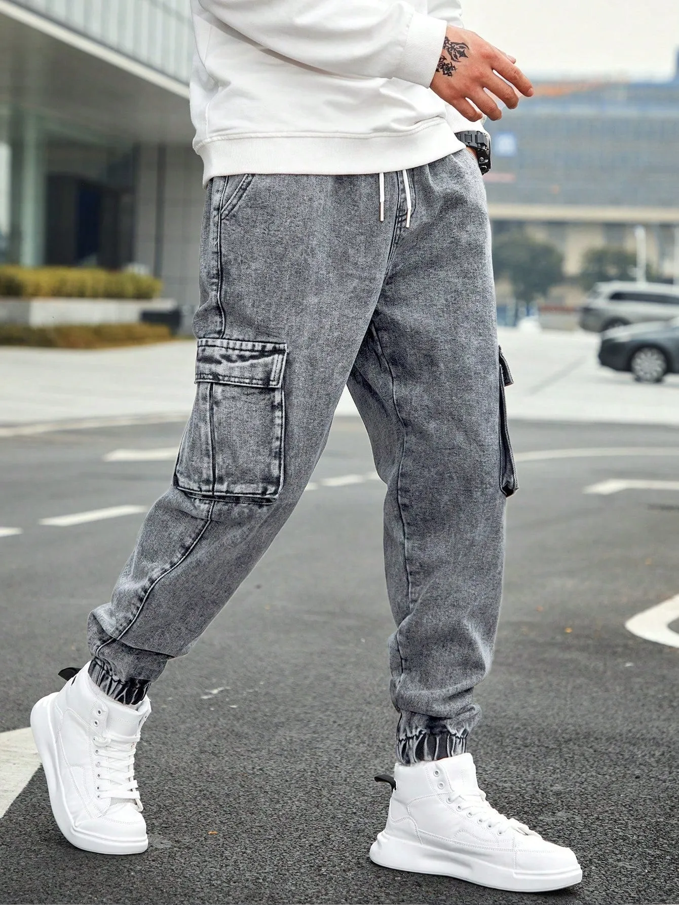 Men'S Drawstring Waist Cargo Denim Pants With Slanted Pockets