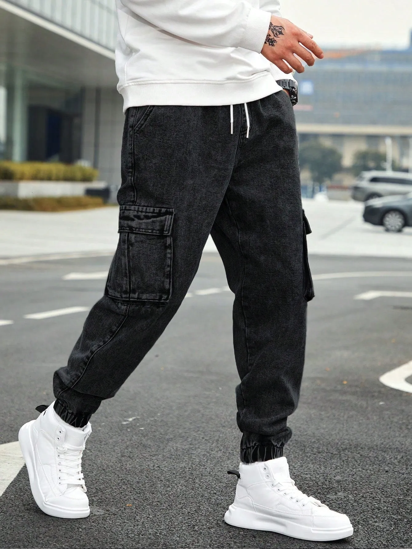 Men'S Drawstring Waist Cargo Denim Pants With Slanted Pockets